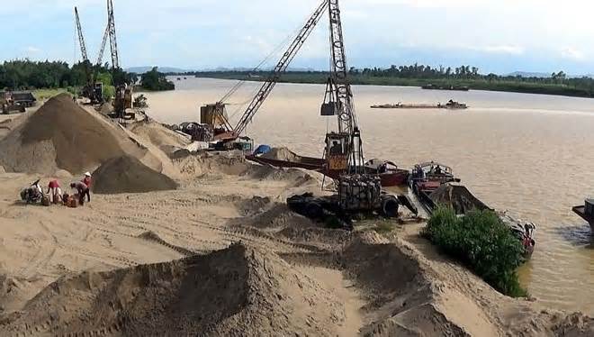 Chưa phát hiện dấu hiệu vi phạm pháp luật đấu giá 3 mỏ cát ở Hà Nội