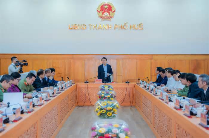 Đại tướng Lương Tam Quang kiểm tra công tác chuẩn bị bầu cử tại TP. Huế