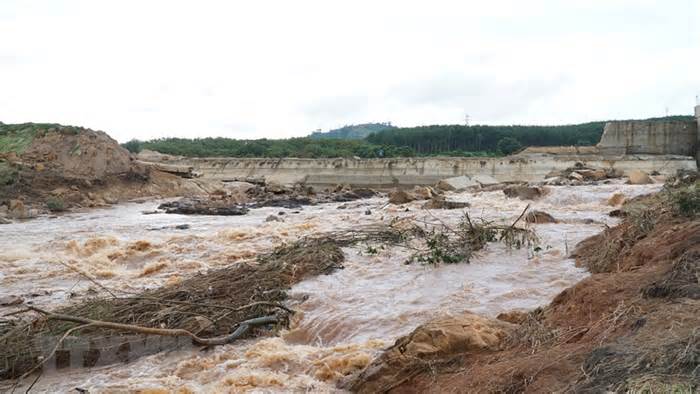 Gia Lai: Làm rõ nguyên nhân dẫn đến sự cố vỡ đập thủy điện Ia Glae 2