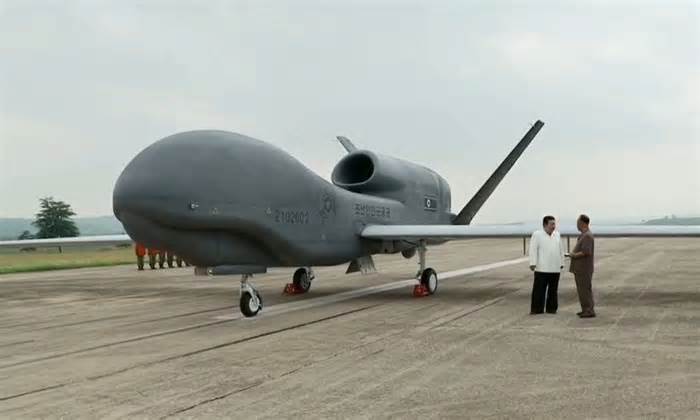 Triều Tiên khoe cặp UAV sao chép phi cơ Mỹ
