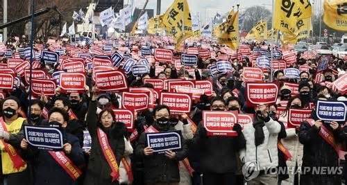 Khủng hoảng y tế Hàn Quốc: Lo một lực lượng bị lôi kéo, chính phủ ra cảnh báo 'phủ đầu', tuyên bố nguyên tắc bất biến