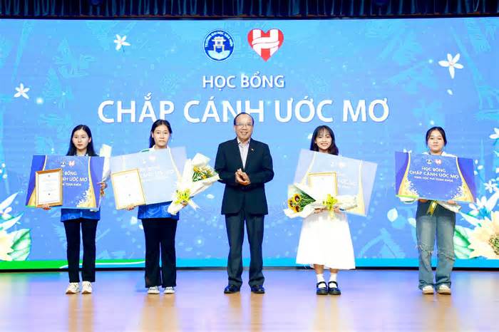 Trường đại học Văn Hiến công bố chương trình học bổng ‘Kết nối tinh hoa - Khuyến tài’