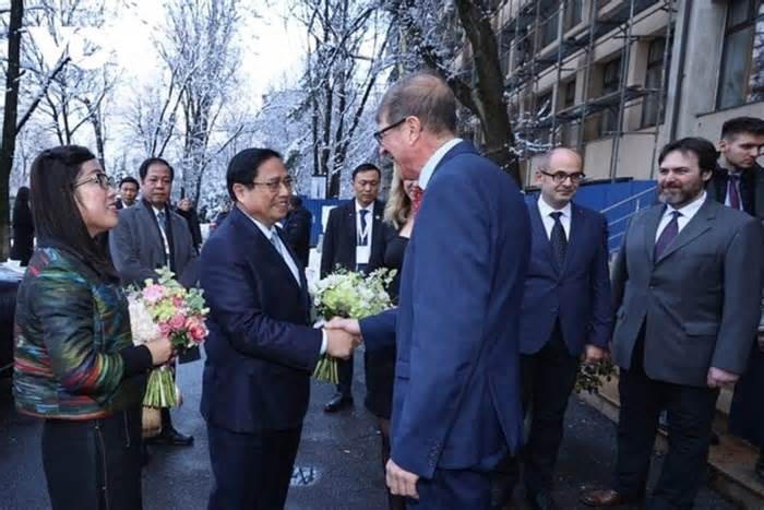 Thủ tướng Phạm Minh Chính thăm lại trường xưa - Đại học Xây dựng Bucharest