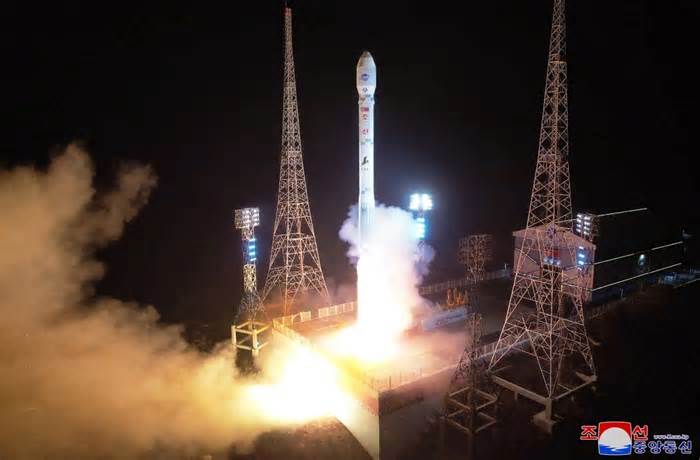 Triều Tiên tuyên bố sẽ phóng thêm nhiều vệ tinh