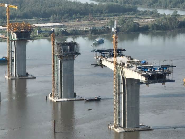 Cây cầu lớn nhất Vành đai 3 TPHCM sau gần 2 năm thi công lộ dần hình hài