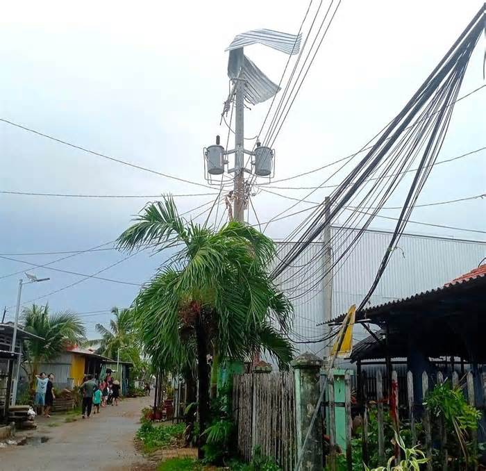 Giông lốc làm 70 căn nhà ở An Giang bị tốc mái