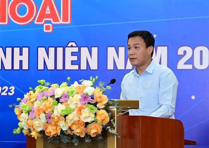 Chủ tịch UBND tỉnh Hải Dương Triệu Thế Hùng đối thoại với thanh niên