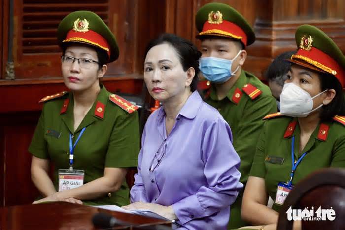 Bà Trương Mỹ Lan xin tòa giảm nhẹ hình phạt cho chồng, cháu gái và nhiều bị cáo khác