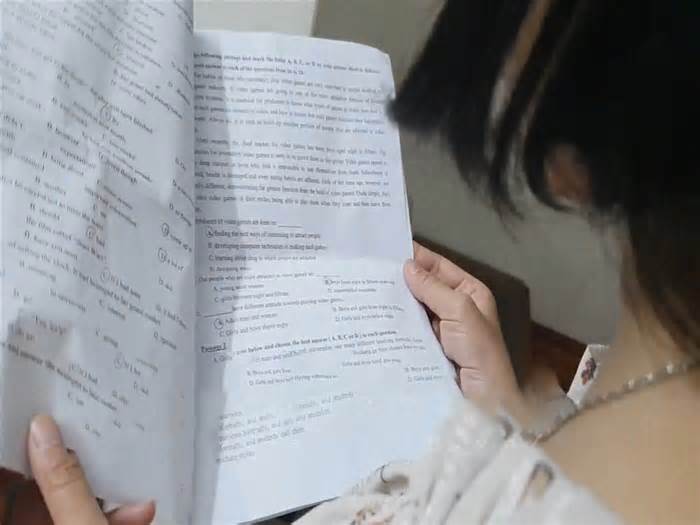 8 thí sinh mang tài liệu vào phòng thi công chức, viên chức ở Bắc Giang