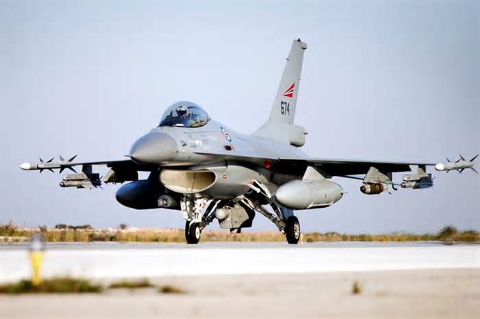 Mỹ huấn luyện phi công Ukraine dùng tiêm kích F-16