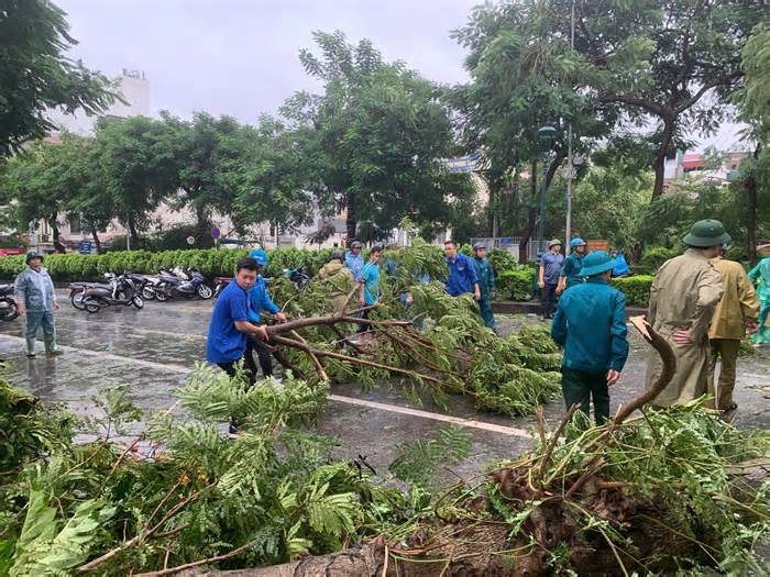 Hà Nội ra quân 579 đội hình thanh niên tình nguyện khắc phục hậu quả bão số 3