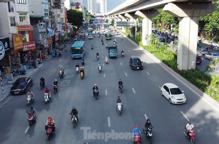 Vì sao dải phân cách làn đường Nguyễn Trãi được tháo dỡ?