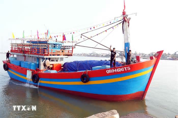 Tinh giản đội tàu, chuyển đổi nghề cá để gỡ 'thẻ vàng' IUU