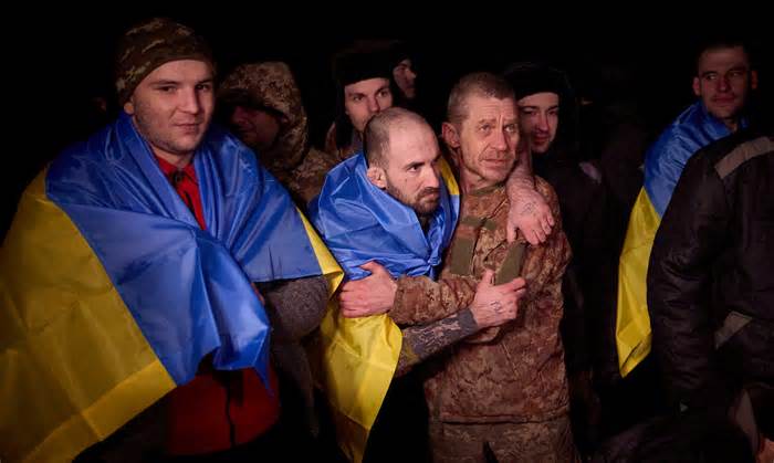 Nga, Ukraine tổ chức đợt trao đổi tù binh lớn nhất từ đầu chiến sự