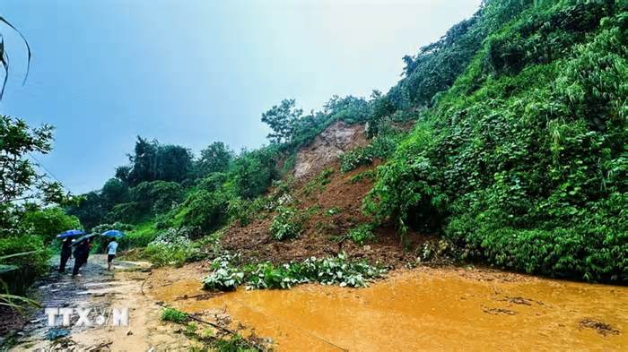 Hà Giang: Mưa lớn gây ngập úng cục bộ, sạt lở đất