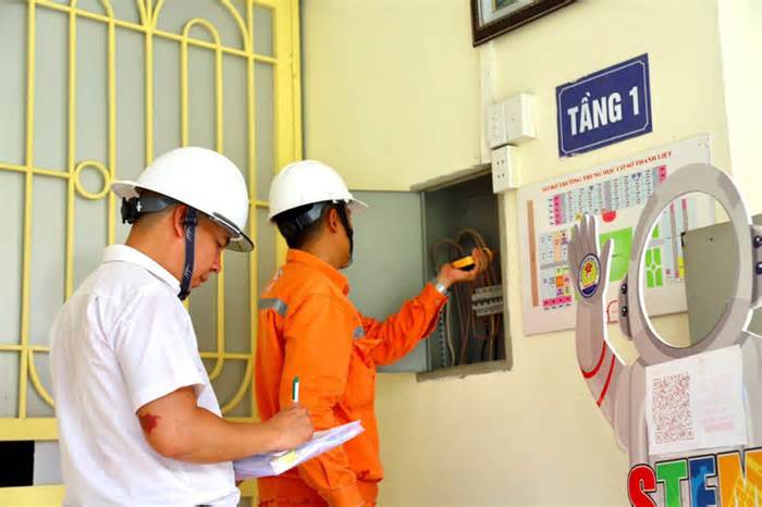 Tin tức sáng 7-11: Quốc hội xem xét giá điện; Lý do Eximbank dời trụ sở