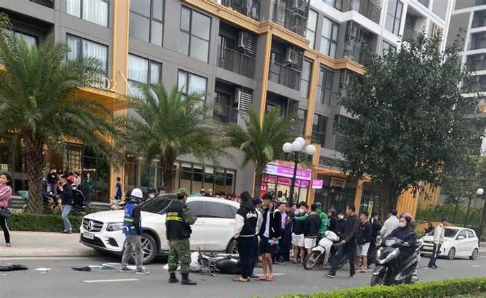 Hà Nội: Tài xế ô tô tông gục nhân viên bảo vệ khu đô thị