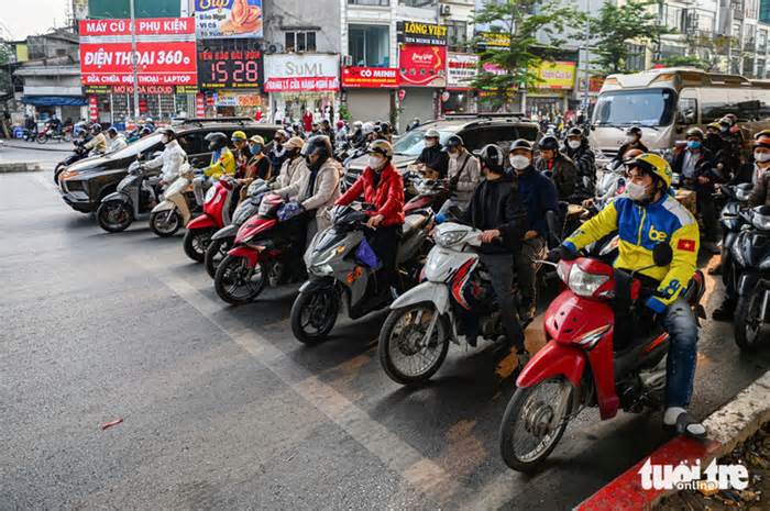 Cục CSGT: Rà soát tổng thể đèn tín hiệu, người dân nhường đường xe ưu tiên không bị tính vi phạm