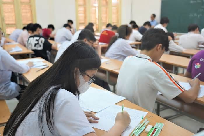Toàn cảnh tuyển sinh lớp 10 các trường THPT chuyên của Đại học Quốc gia Hà Nội