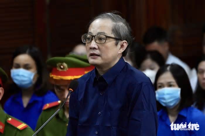 Cựu giám đốc Bệnh viện TP Thủ Đức tiếp tục hầu tòa trong vụ án liên quan Việt Á