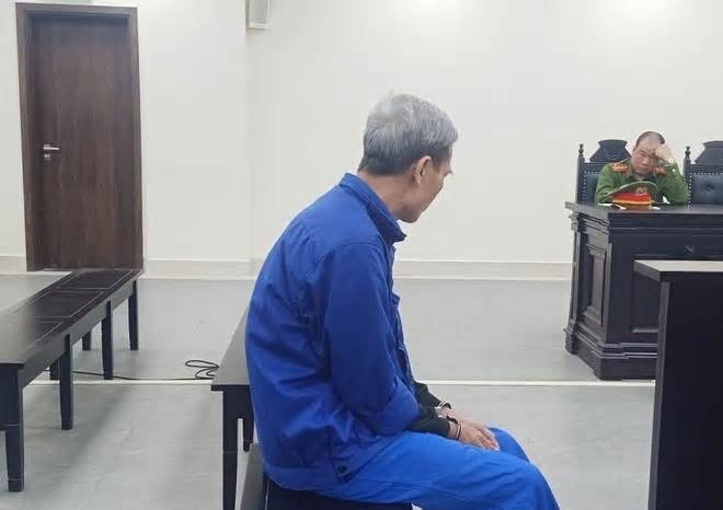 Ghen tuông, cầm dao truy sát 'vợ hờ', ông lão U70 lĩnh 11 năm tù