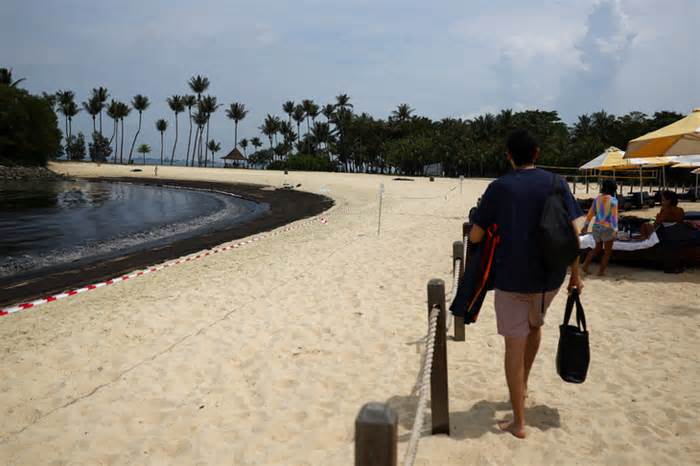 Vì sao Singapore đột ngột đóng cửa một số bãi biển?