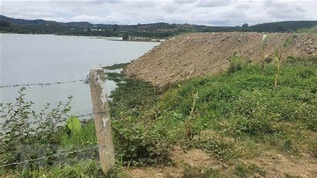 Lâm Đồng: Hàng chục hồ, kênh thủy lợi bị xâm hại, lấn chiếm