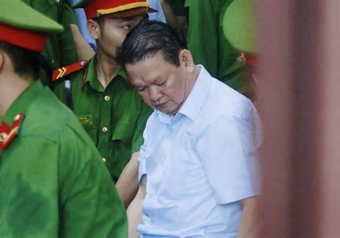 Nhận 'quà Tết' 5 tỉ, cựu bí thư Lào Cai Nguyễn Văn Vịnh bị đề nghị 5-6 năm tù
