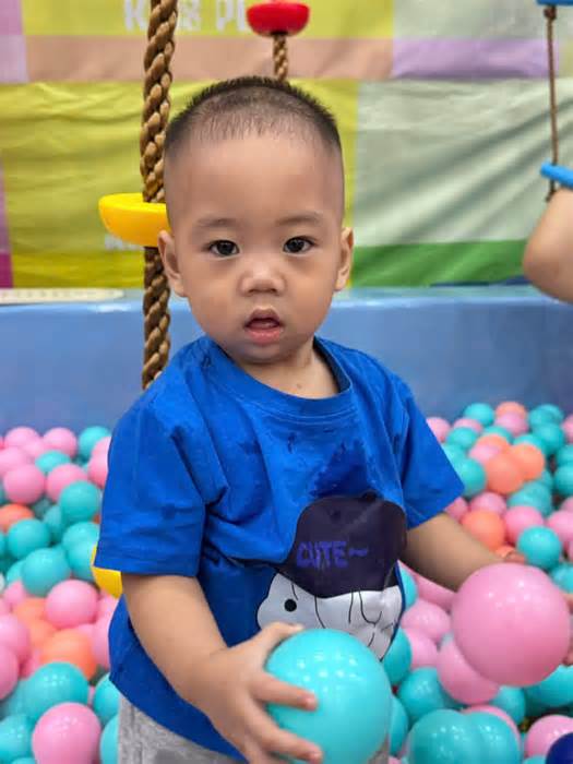 Hành trình giành giật sự sống của bé trai mắc bệnh hiếm