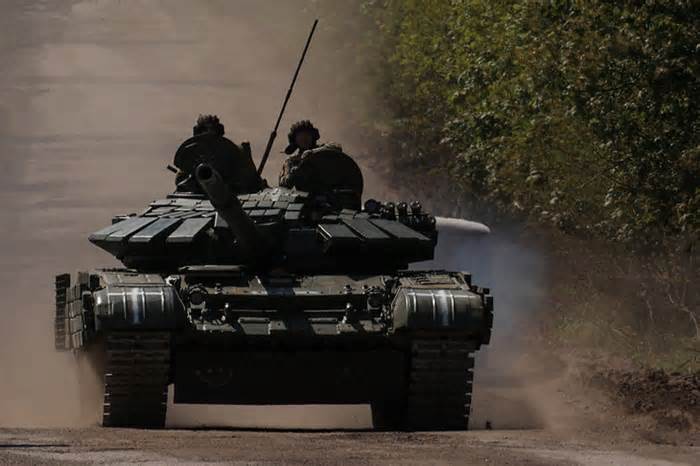 Nga: Ukraine điều 1.000 quân và 40 xe tăng, nhưng bị đẩy lùi