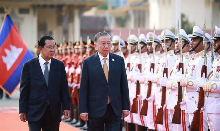 Ông Hun Sen chủ trì lễ đón Tổng Bí thư Tô Lâm thăm cấp nhà nước Campuchia