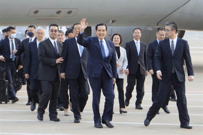 Cựu lãnh đạo Đài Loan đến Trung Quốc