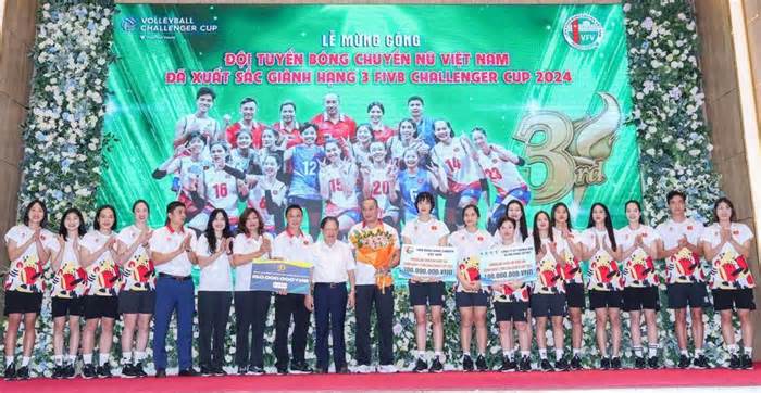 Đội tuyển bóng chuyền nữ Việt Nam nhận thưởng 850 triệu đồng