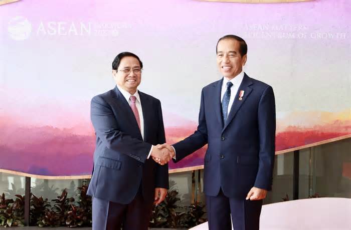 Tổng thống Indonesia đón Thủ tướng Phạm Minh Chính dự hội nghị ASEAN