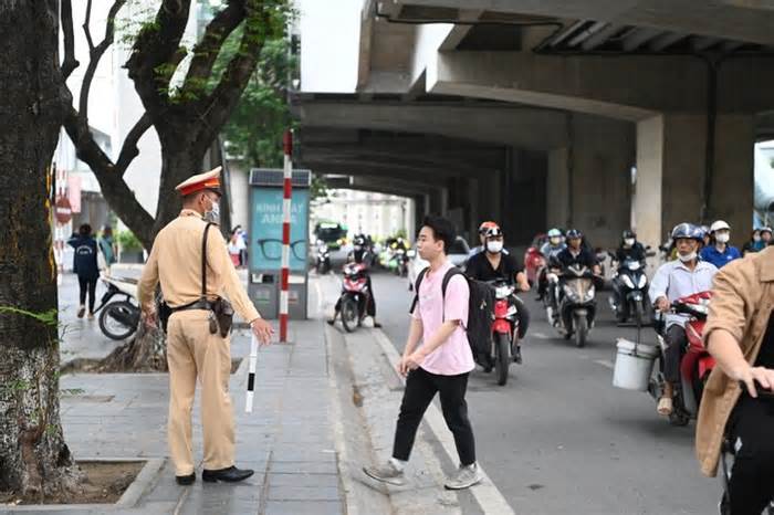 Người đi bộ vi phạm luật giao thông sẽ bị phạt tù trong trường hợp nào?