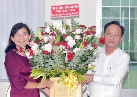 Chủ tịch Bạc Liêu chúc mừng Ngày Nhà giáo Việt Nam