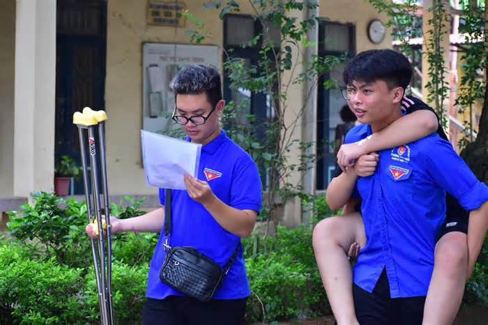 Hà Nội huy động 5.000 tình nguyện viên hỗ trợ thí sinh thi tốt nghiệp THPT