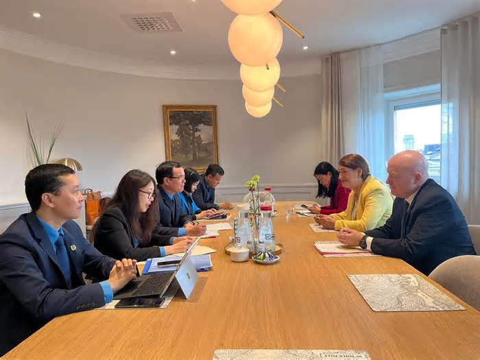 Đoàn đại biểu Tổng Liên đoàn Lao động Việt Nam thăm và làm việc tại Vương quốc Thuỵ Điển