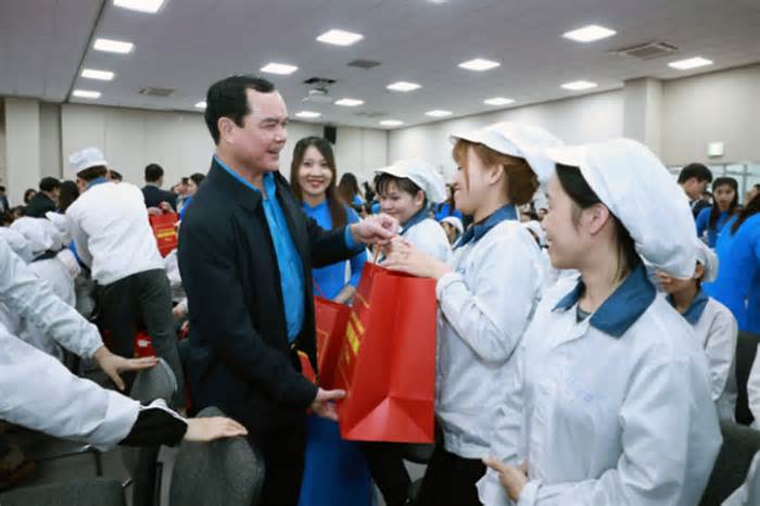 Xây dựng giai cấp công nhân vững mạnh, góp phần phát triển đất nước phồn vinh, hạnh phúc