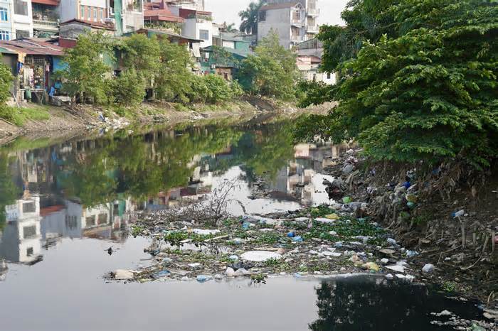 Dòng sông 62km chảy qua Hà Nội ô nhiễm kinh hoàng suốt 30 năm