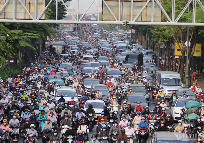 TP.HCM đề xuất cấm xe tải chạy ở cửa ngõ sân bay Tân Sơn Nhất theo giờ