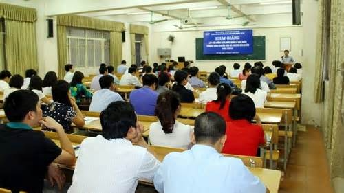 Mức thưởng Tết Nguyên đán cho giảng viên đại học tại Hà Nội