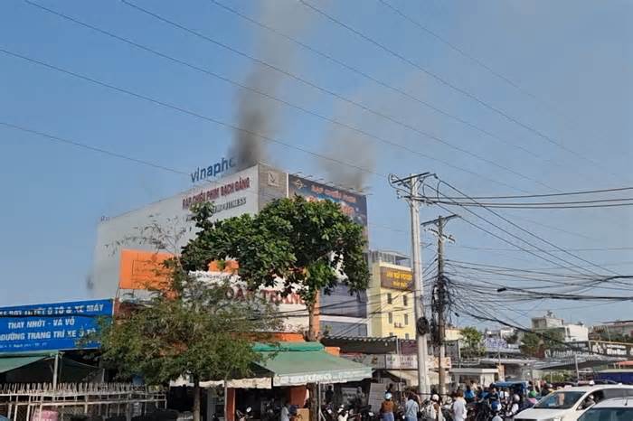 Cháy tòa nhà kinh doanh sách và rạp phim tư nhân tại Vũng Tàu