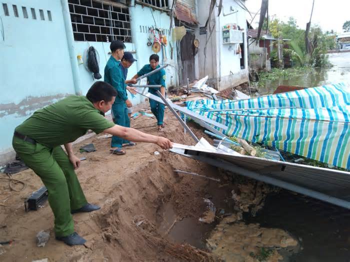 Sông Măng Thít sạt lở nguy hiểm, Vĩnh Long công bố tình huống khẩn cấp