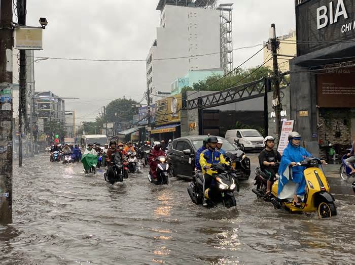 Vùng núi Bắc Bộ, Tây Nguyên, Nam Bộ đón mưa lớn kéo dài