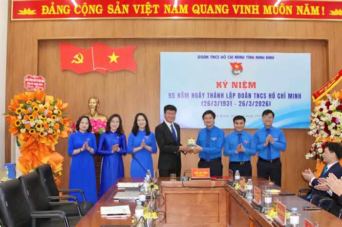 Bí thư Tỉnh ủy Trần Huy Tuấn gặp mặt, chúc mừng Tỉnh Đoàn Ninh Bình