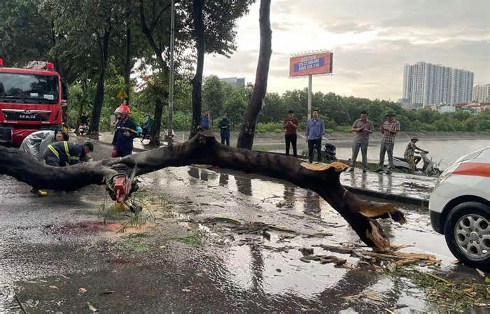 Chủ tịch Hà Nội yêu cầu hoãn các cuộc họp không cấp bách, tập trung chống bão số 3