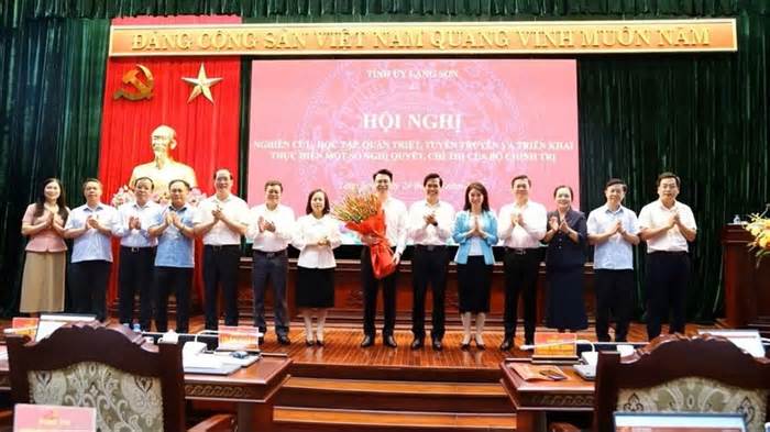 Ông Trần Quân ra mắt Tỉnh ủy Lạng Sơn