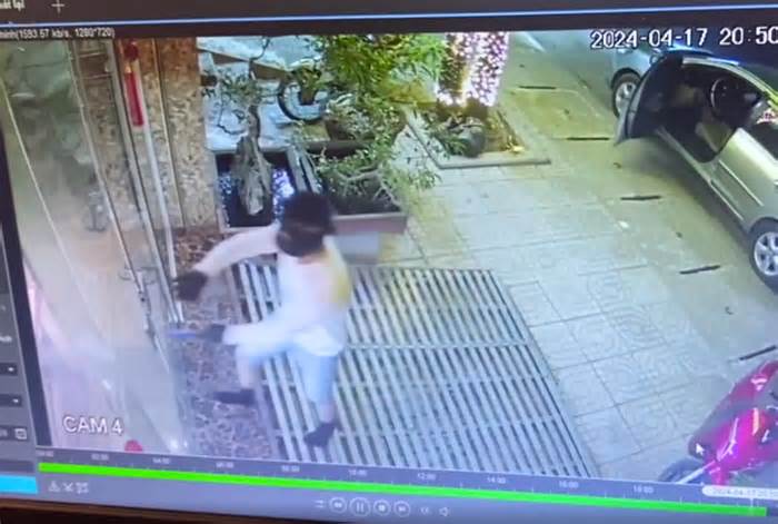 Bắt nghi phạm đi ô tô cướp tiệm vàng trong đêm ở Hà Tĩnh