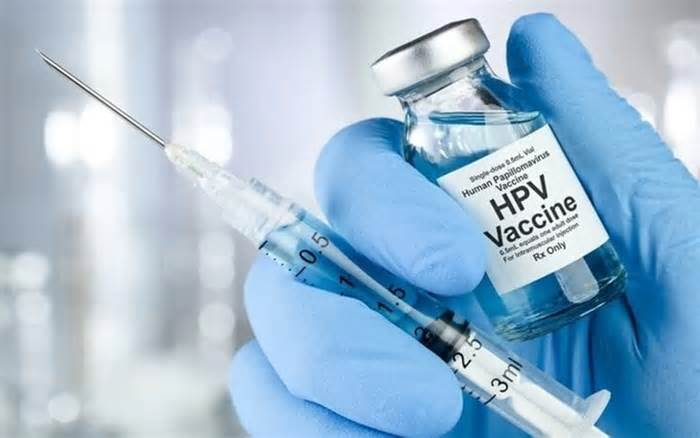 Nhân viên y tế tiêm nước muối thay cho vaccine, dư luận Trung Quốc nổi giận